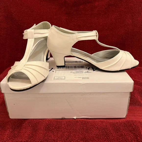 Angel Steps Eva Pump Women’s Shoes; White Patent; Size 7.5 - Picture 2 of 12